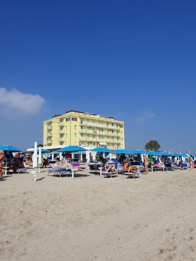 شقة Giovanni In Romantic Adria On The Beach ليدو دي بومبوسا المظهر الخارجي الصورة